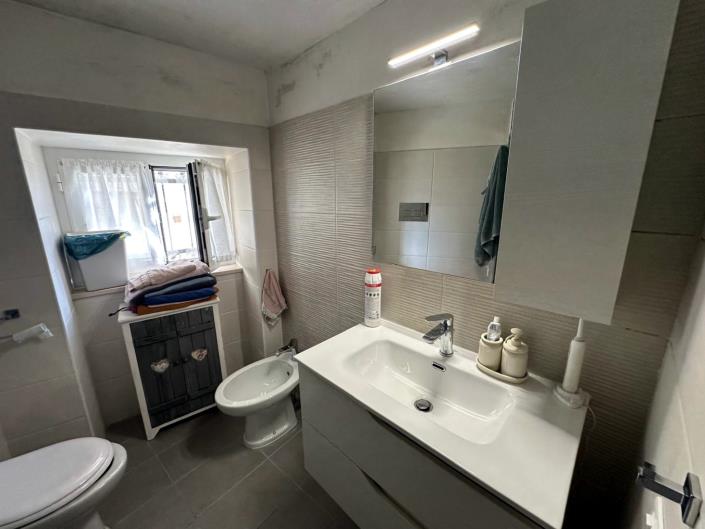 Image No.25-1 Bed Property for sale