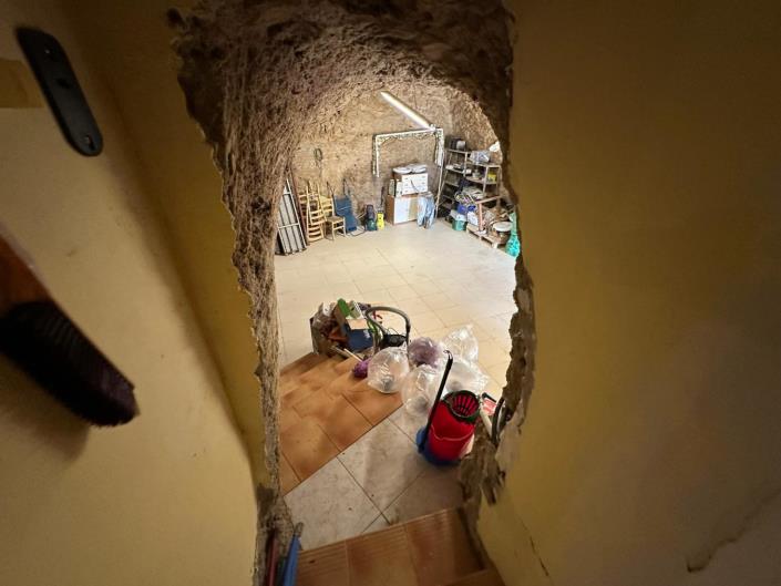 Image No.28-1 Bed Property for sale