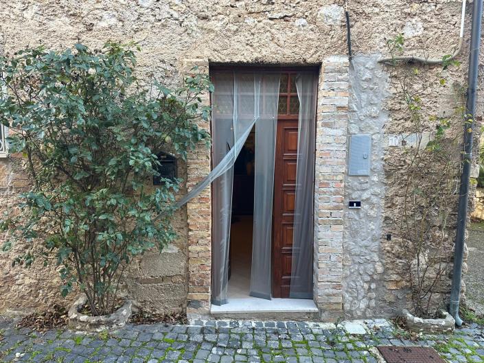 Image No.6-1 Bed Property for sale