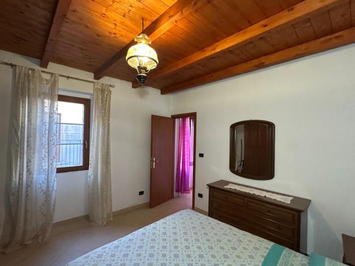 Image No.18-1 Bed Property for sale