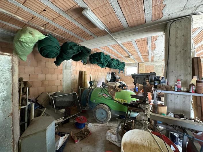 Image No.16-4 Bed Property for sale