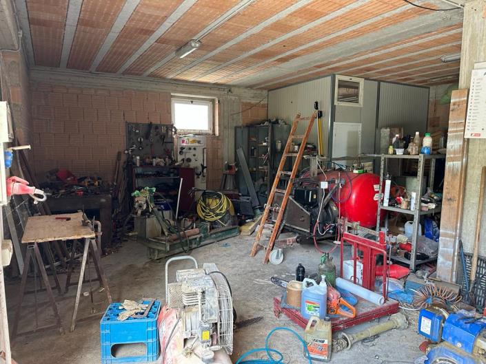 Image No.19-4 Bed Property for sale