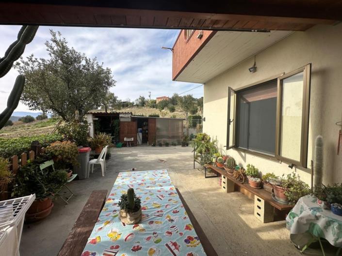 Image No.7-6 Bed Property for sale