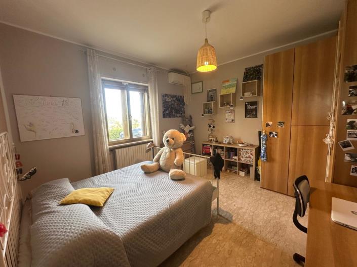 Image No.14-6 Bed Property for sale