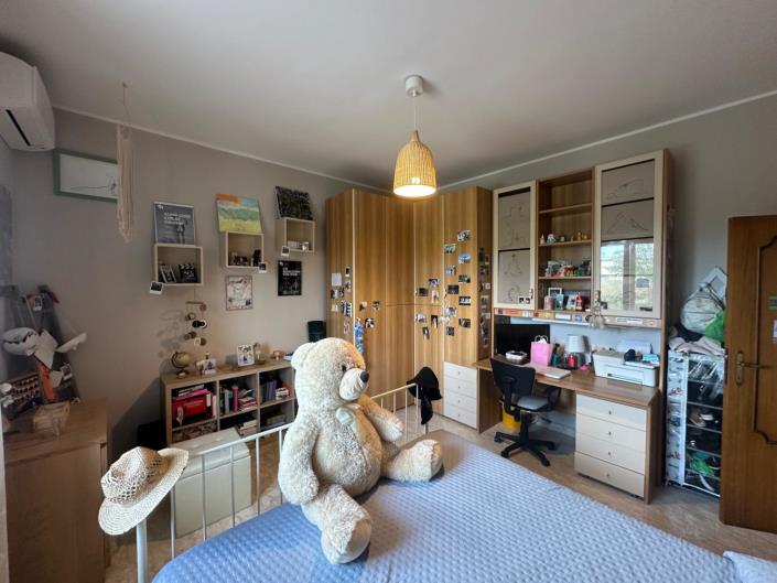 Image No.15-6 Bed Property for sale