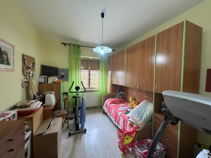 Image No.16-6 Bed Property for sale