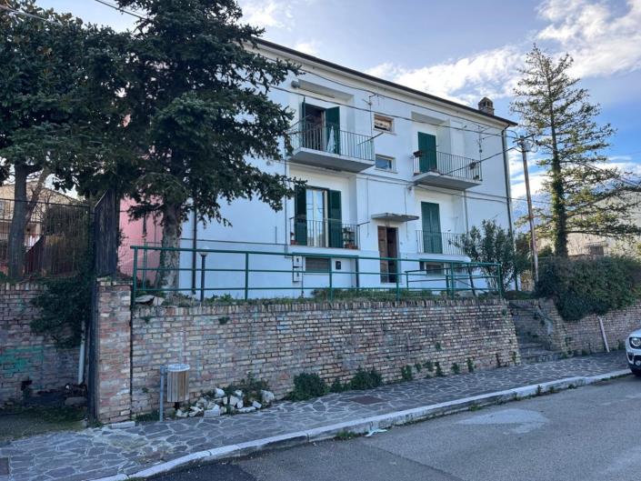 Image No.3-Appartement de 2 chambres à vendre à Bolognano