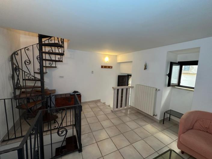 Image No.8-2 Bed House for sale