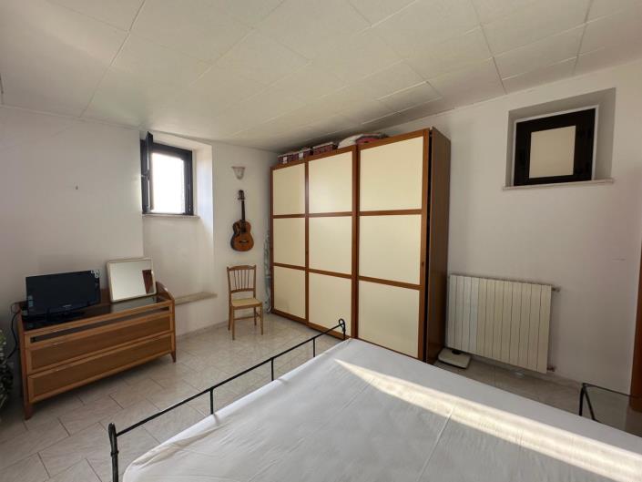 Image No.23-2 Bed House for sale