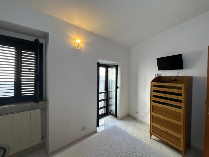 Image No.27-2 Bed House for sale