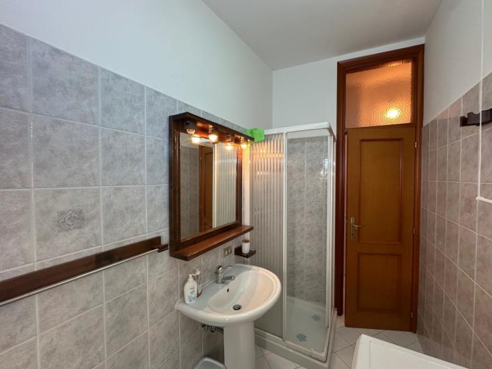 Image No.30-2 Bed House for sale