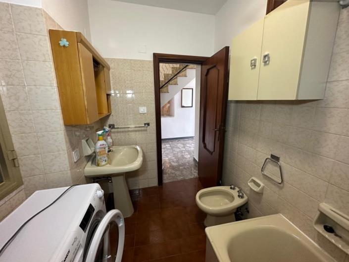 Image No.15-3 Bed House for sale