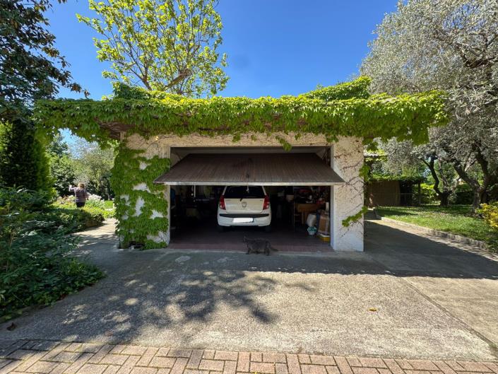 Image No.8-4 Bed Property for sale