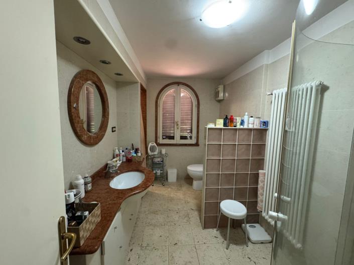 Image No.31-4 Bed Property for sale