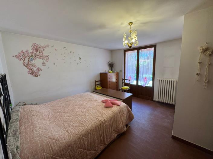 Image No.25-4 Bed Property for sale