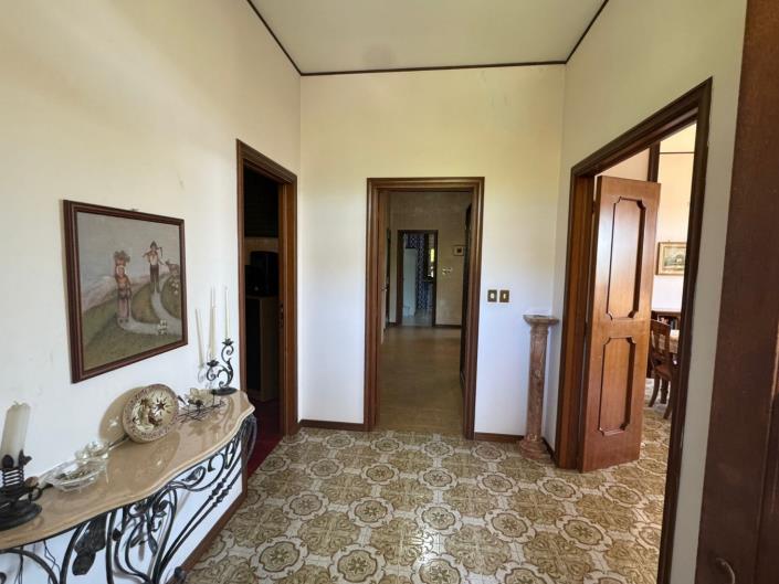 Image No.23-4 Bed Property for sale