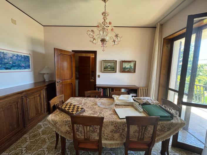 Image No.21-4 Bed Property for sale