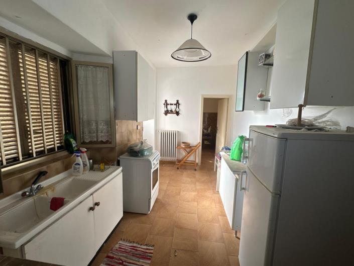 Image No.12-3 Bed Property for sale
