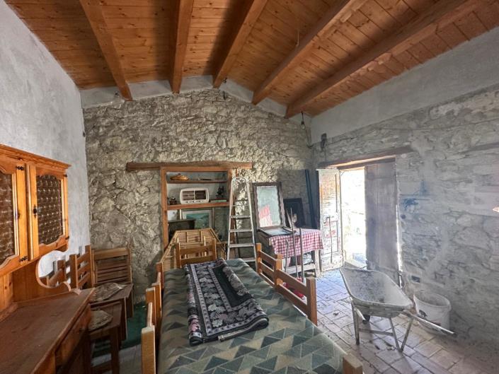 Image No.31-3 Bed Property for sale
