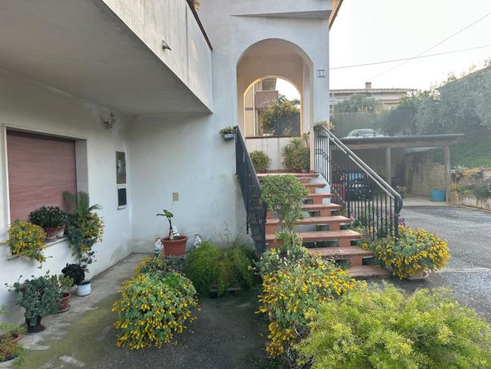Image No.2-3 Bed Villa for sale