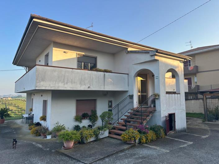 Image No.4-3 Bed Villa for sale