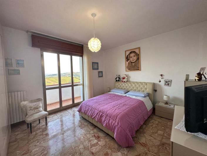 Image No.20-3 Bed Villa for sale