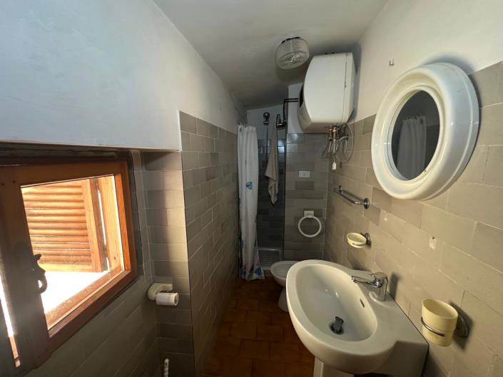 Image No.17-2 Bed Property for sale