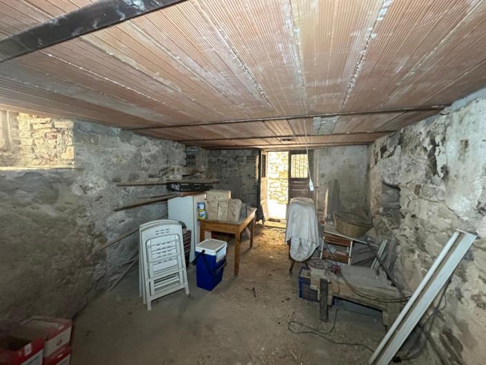 Image No.21-2 Bed Property for sale