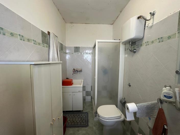 Image No.11-1 Bed Property for sale