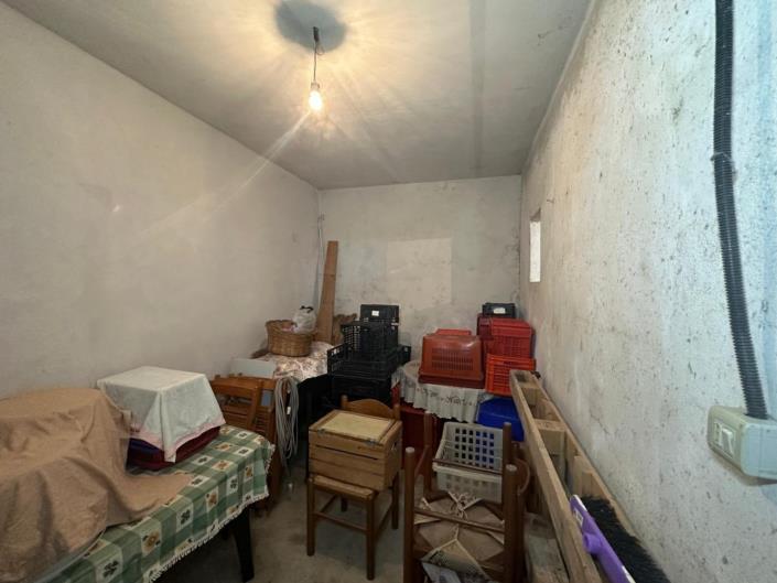 Image No.16-1 Bed Property for sale