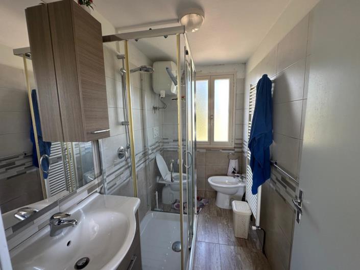 Image No.18-1 Bed Property for sale