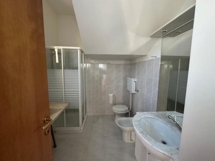 Image No.32-2 Bed Apartment for sale