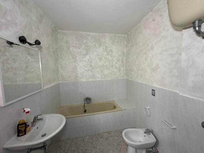 Image No.19-2 Bed Property for sale