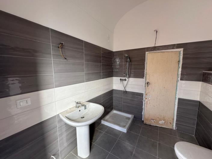 Image No.18-2 Bed Apartment for sale
