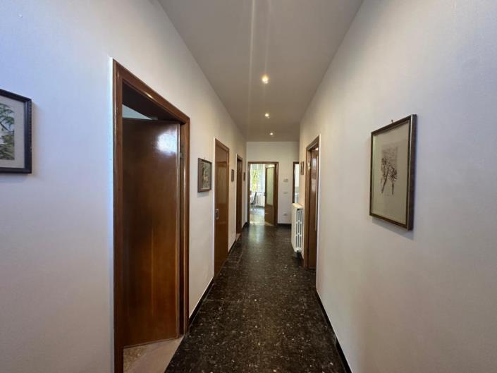 Image No.8-3 Bed Apartment for sale