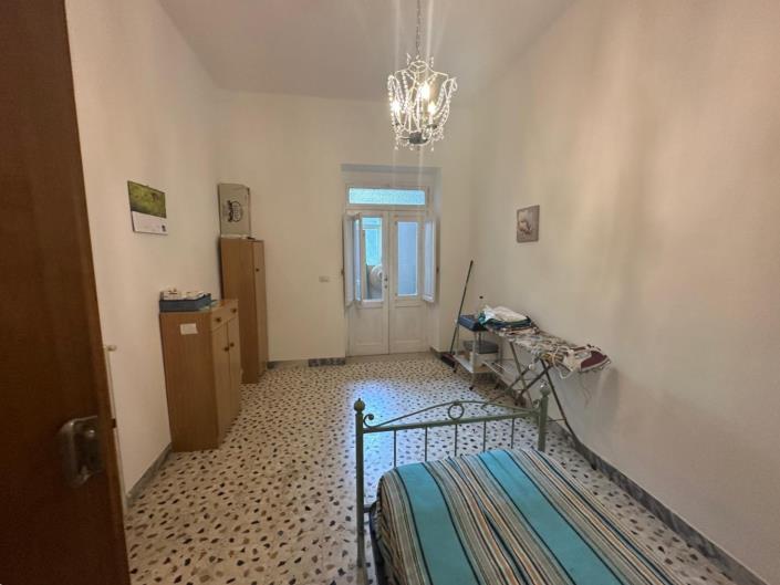 Image No.21-3 Bed Apartment for sale