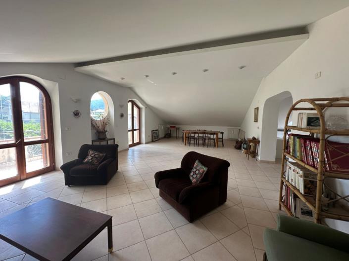 Image No.9-Villa / Détaché de 5 chambres à vendre à Tocco da Casauria