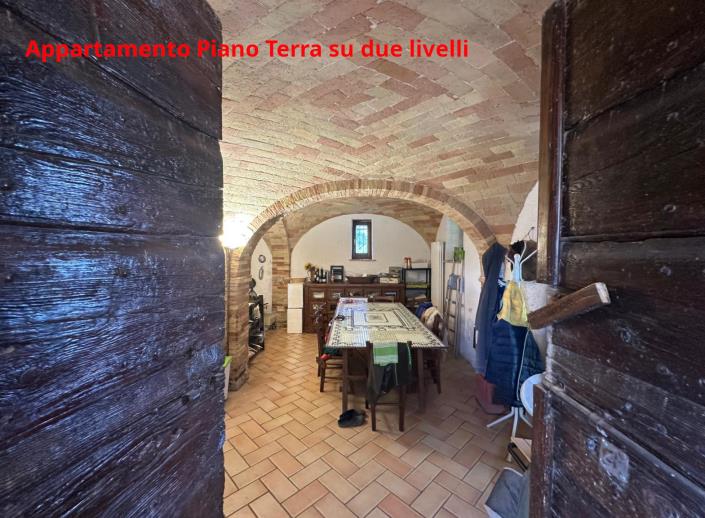 Image No.8-Propriété de 4 chambres à vendre à Atri
