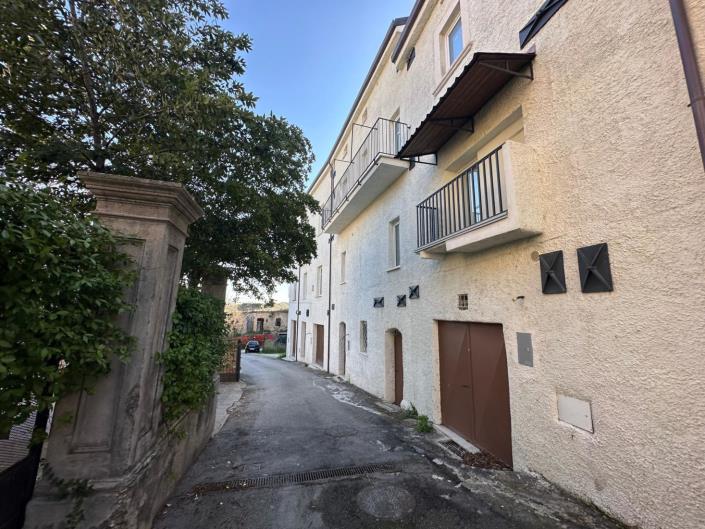 Image No.20-2 Bed Apartment for sale