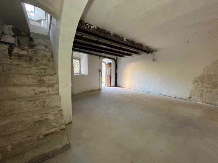 Image No.23-2 Bed Apartment for sale