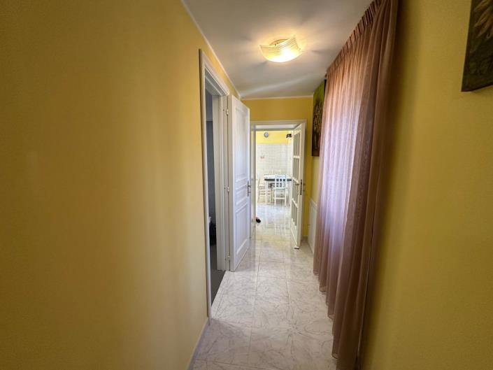 Image No.11-3 Bed Property for sale