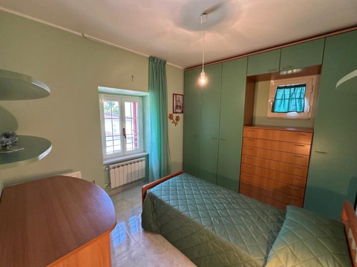 Image No.18-3 Bed Property for sale