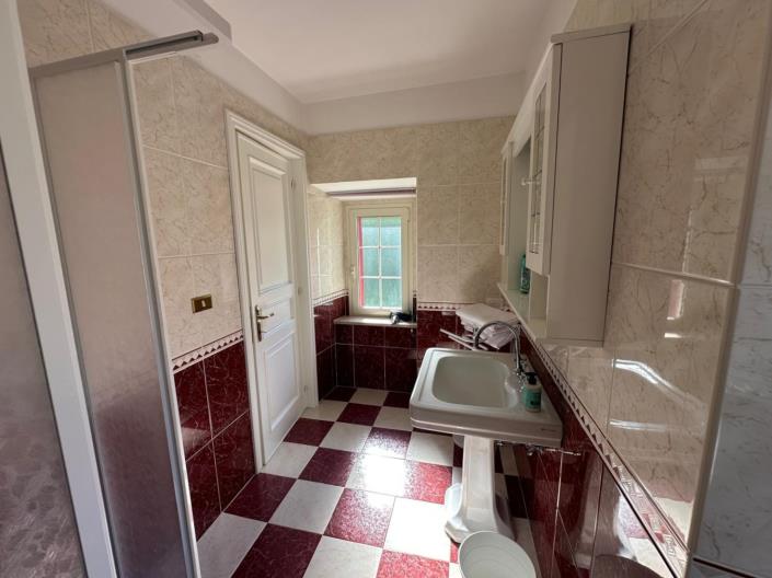 Image No.21-3 Bed Property for sale