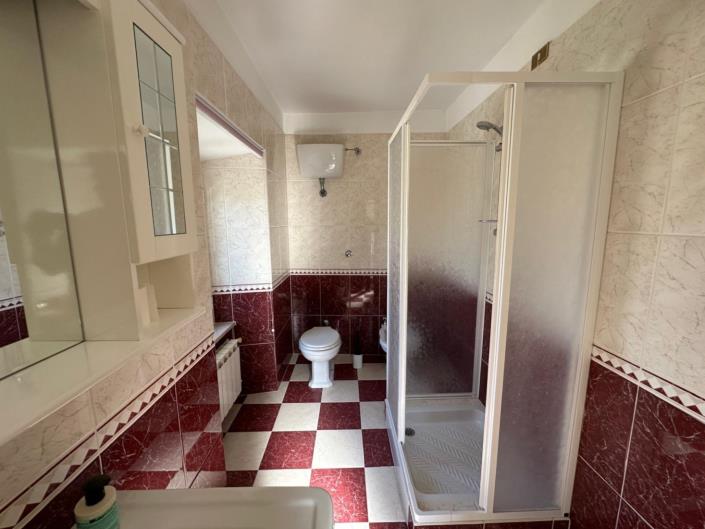 Image No.22-3 Bed Property for sale
