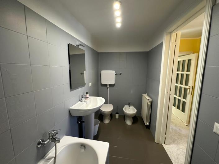 Image No.23-3 Bed Property for sale