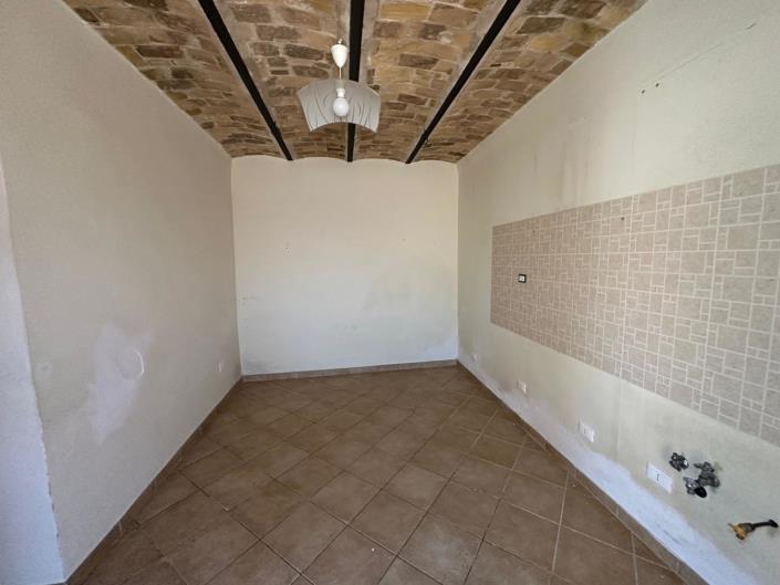 Image No.11-1 Bed Property for sale