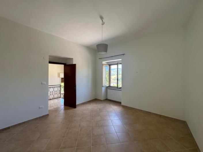 Image No.18-1 Bed Property for sale