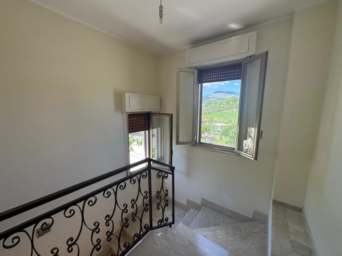 Image No.17-1 Bed Property for sale