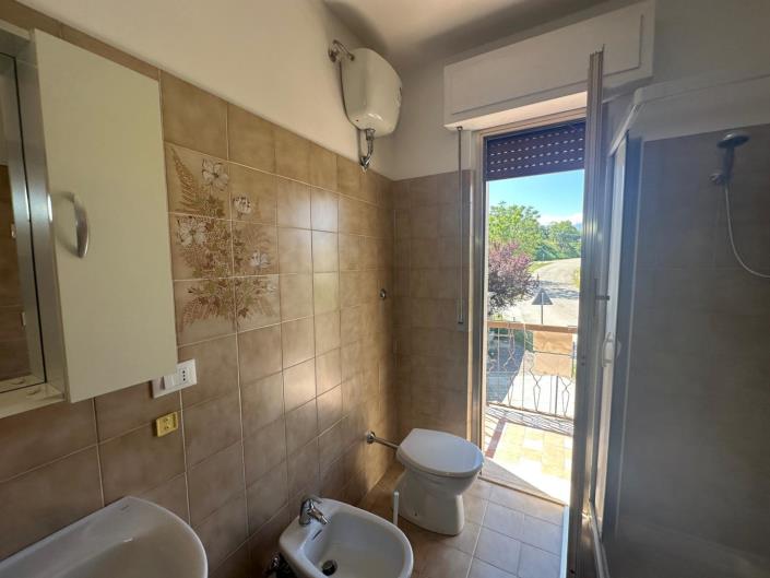 Image No.23-1 Bed Property for sale
