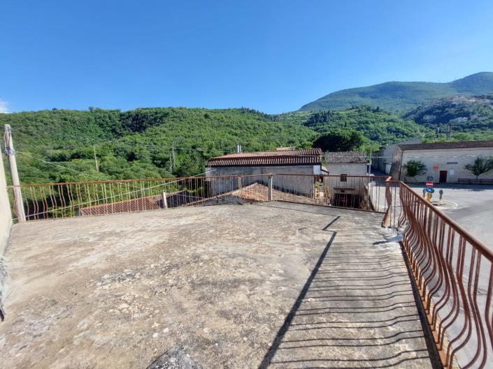 Image No.5-4 Bed Property for sale